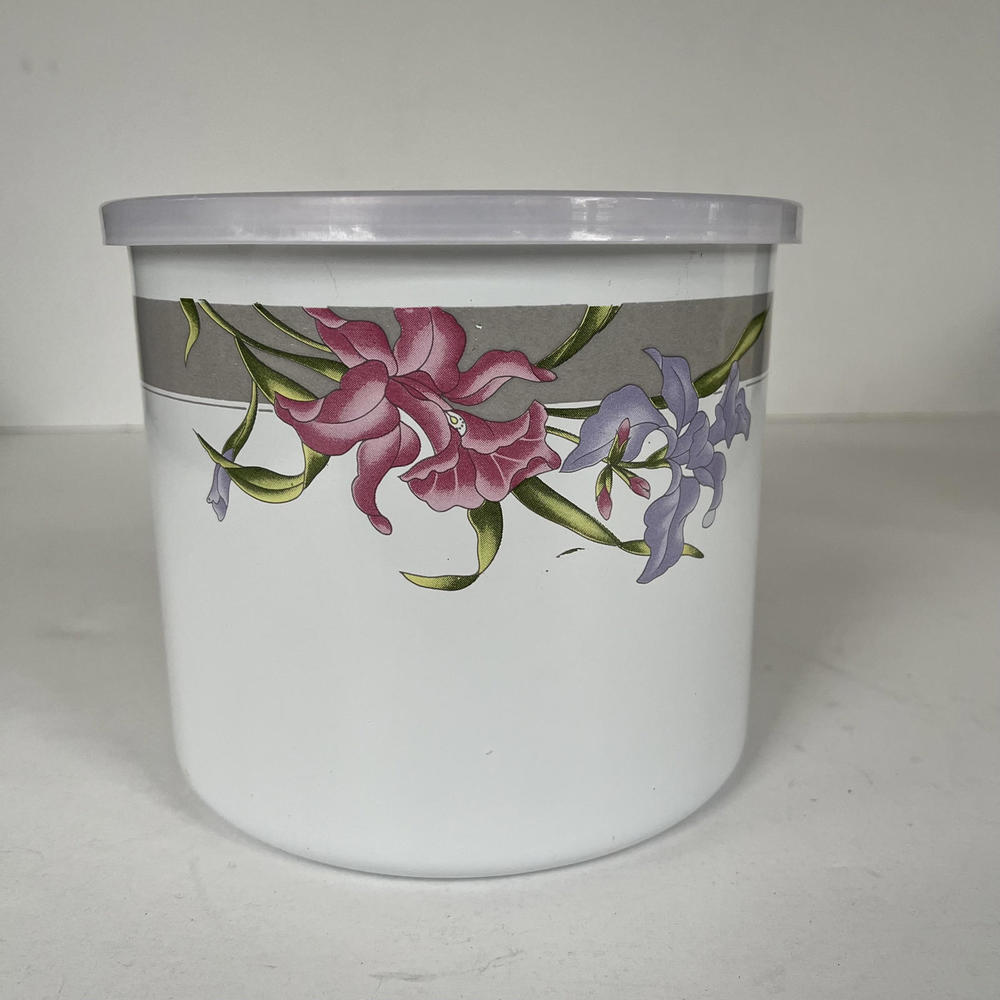 Vintage GMI Nesting Tins Set with Plastic Lids - Set of 3